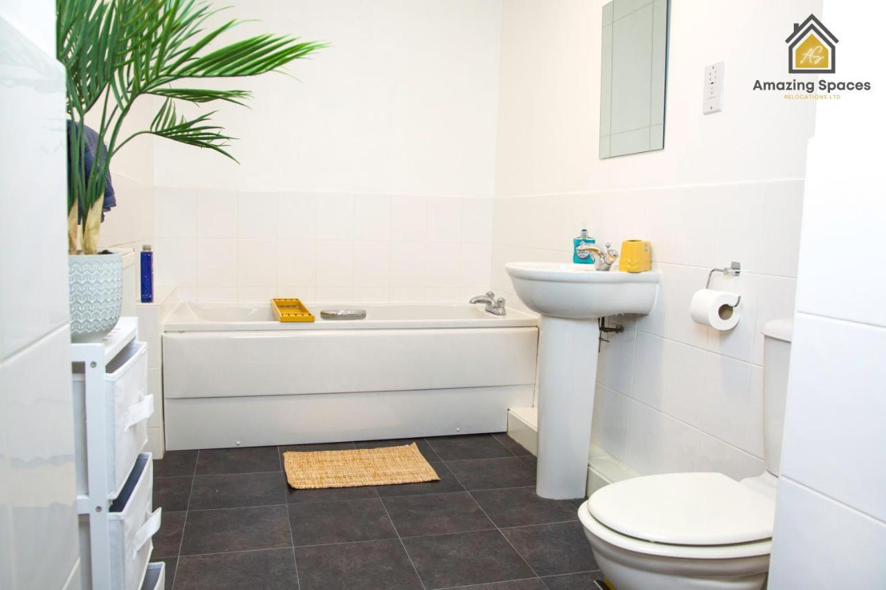 Large Unique 2 Bedroom Duplex Apartment With Private Parking & Free Wifi - Vat Qualifying By Amazing Spaces Relocations Ltd Warrington Zewnętrze zdjęcie