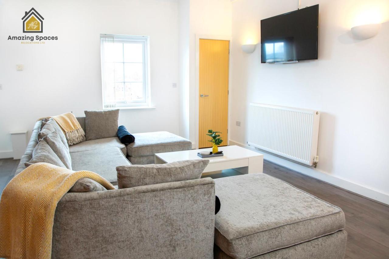 Large Unique 2 Bedroom Duplex Apartment With Private Parking & Free Wifi - Vat Qualifying By Amazing Spaces Relocations Ltd Warrington Zewnętrze zdjęcie