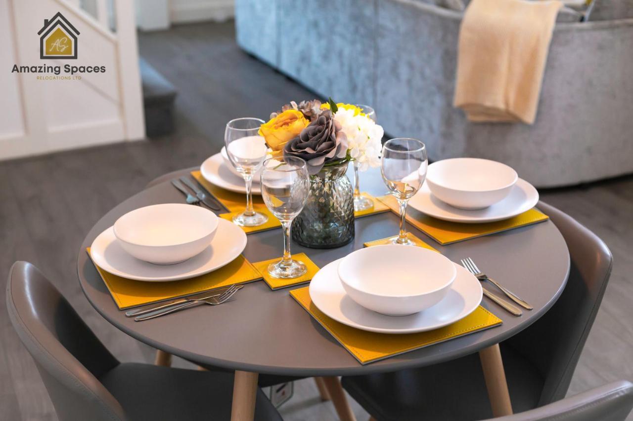 Large Unique 2 Bedroom Duplex Apartment With Private Parking & Free Wifi - Vat Qualifying By Amazing Spaces Relocations Ltd Warrington Zewnętrze zdjęcie